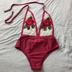 NWT Backless 🌹 rose embroidery festival bodysuit
